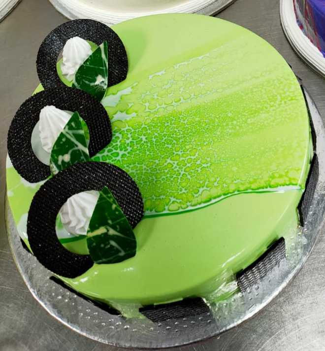 Premium RED N White Velvet Cake